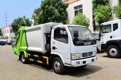 力威江淮壓縮式垃圾車(chē) 城鄉(xiāng)環(huán)衛(wèi)的高效清運(yùn)解決方案